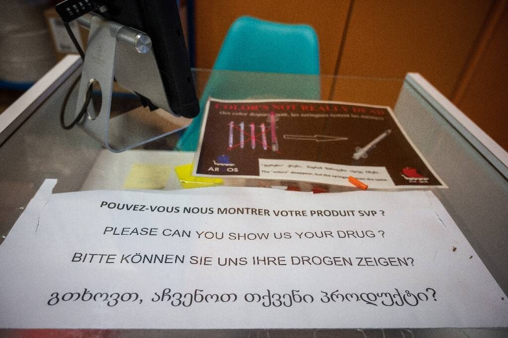 Elles réduisent "les risques liés à la consommation": l'Etat sommé de sortir du bois sur les "salles de shoot"