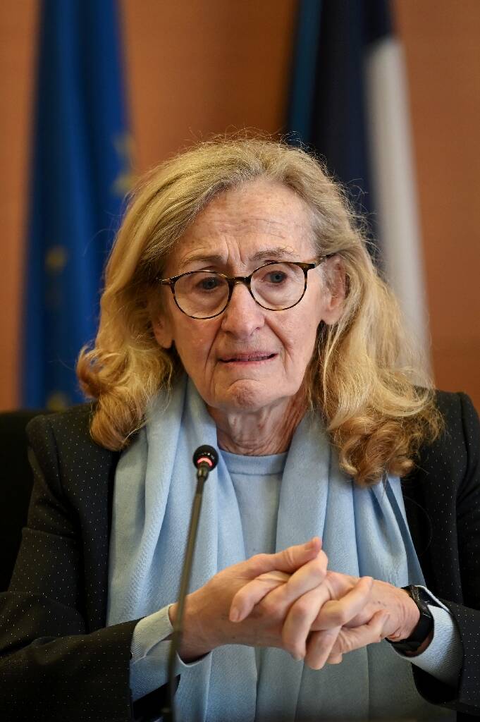 Menaces contre les lycées: Belloubet "suspend" la messagerie de tous les ENT