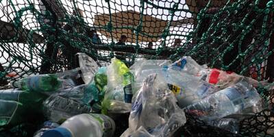 Pourquoi les filets destinés à récolter les déchets déversés en mer tardent-ils à être installés à Antibes?