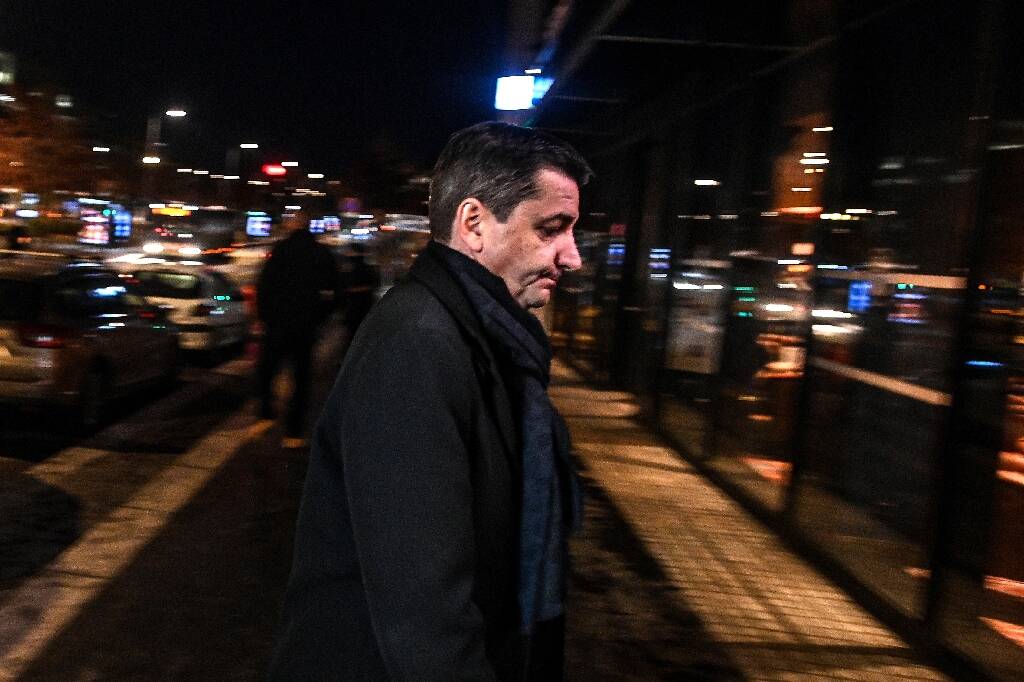 Escort-boy, caméra cachée... un maire de France comparaît pour chantage à la vidéo intime