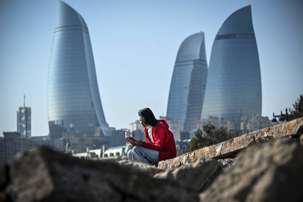 Entre 500 et 1.300 milliards de dollars annuels pour aider les pays en développement à sortir des énergies fossiles: l'attente d'un accord financier géant pour le climat