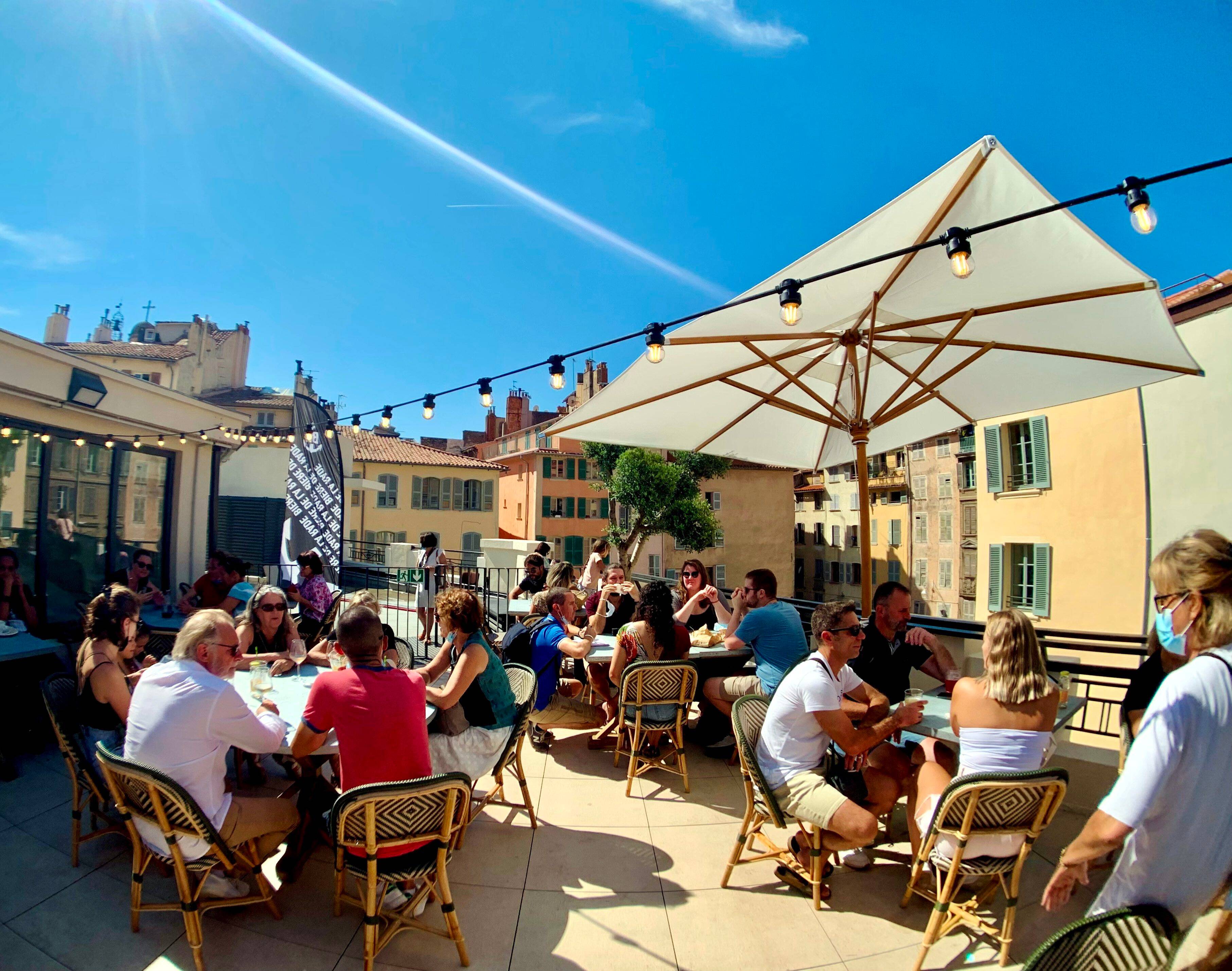 At the Halles de Toulon, the roof terrace is already the attraction