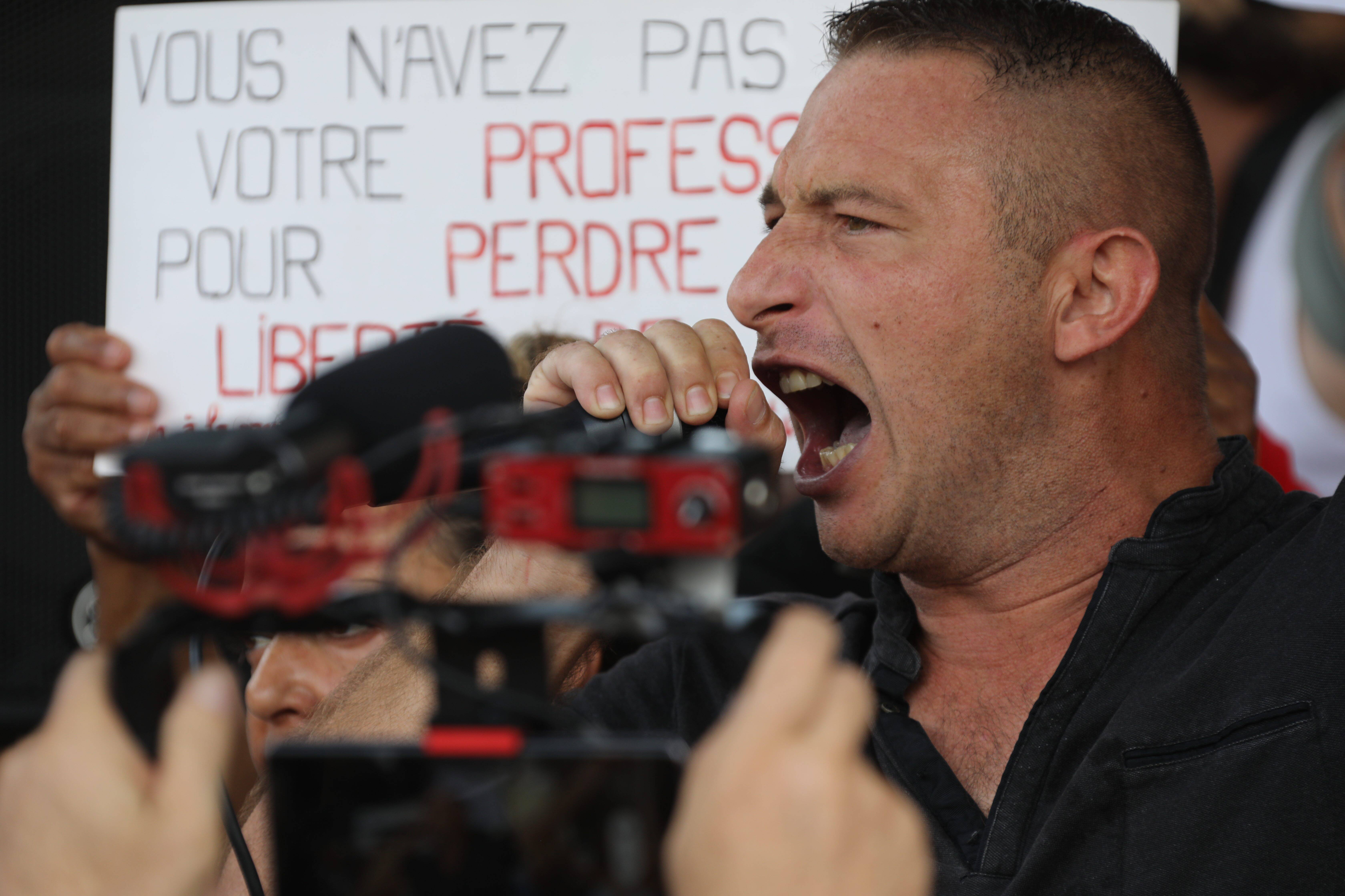 Comment "Oliv Oliv" est passé de simple vidéaste "gilet jaune" à leader du mouvement anti-pass sanitaire