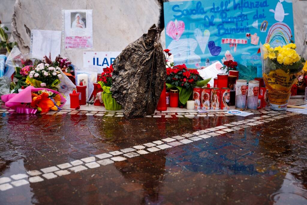 Regain d'inquiétude sur la santé du pape après une crise respiratoire