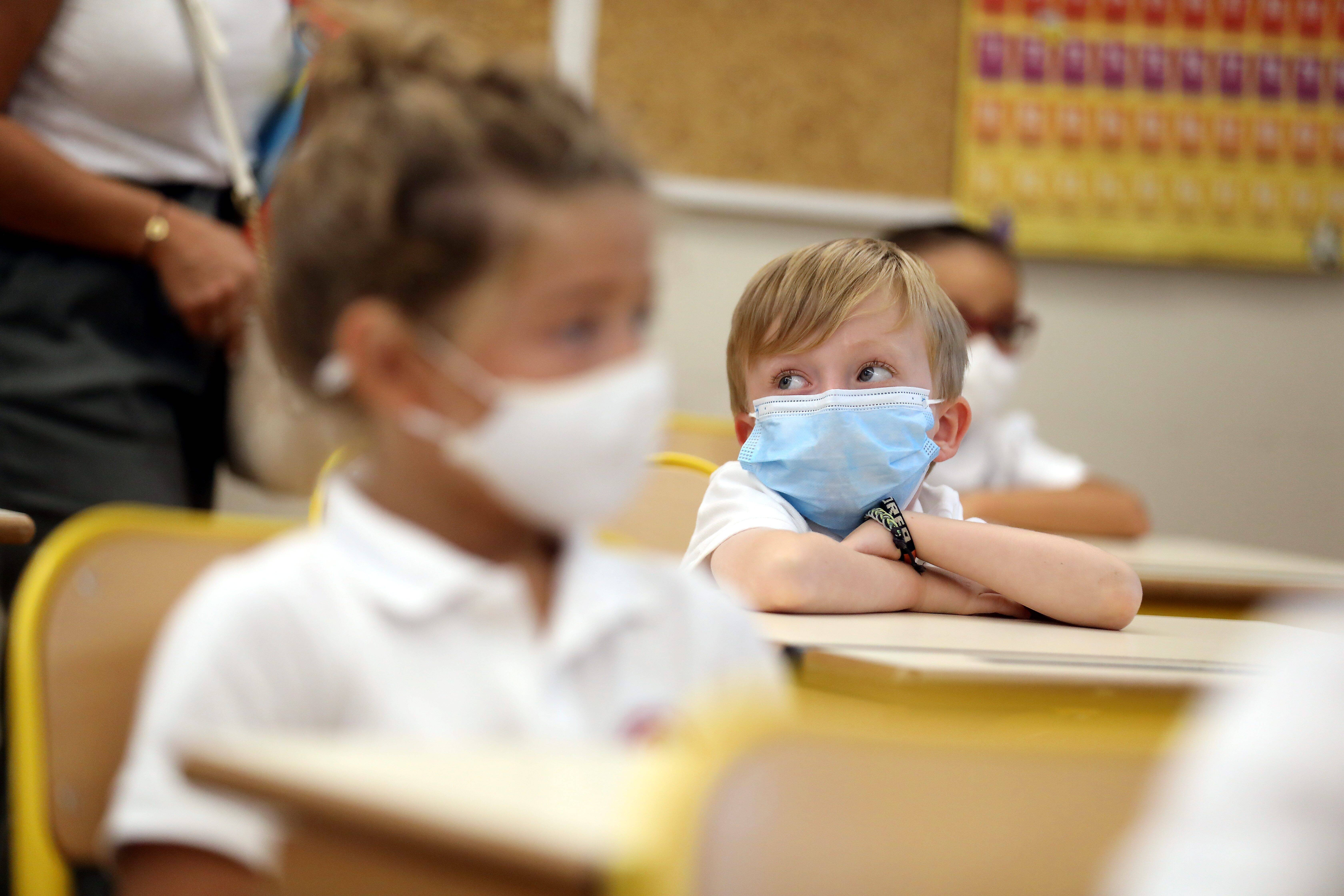 Jean-Michel Blanquer, le ministre de l'Education nationale, explique pourquoi il défend le retour du masque à l'école