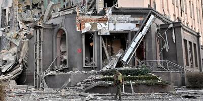 Guerre en Ukraine: à Kiev, le réveillon se prépare au son des alertes aériennes