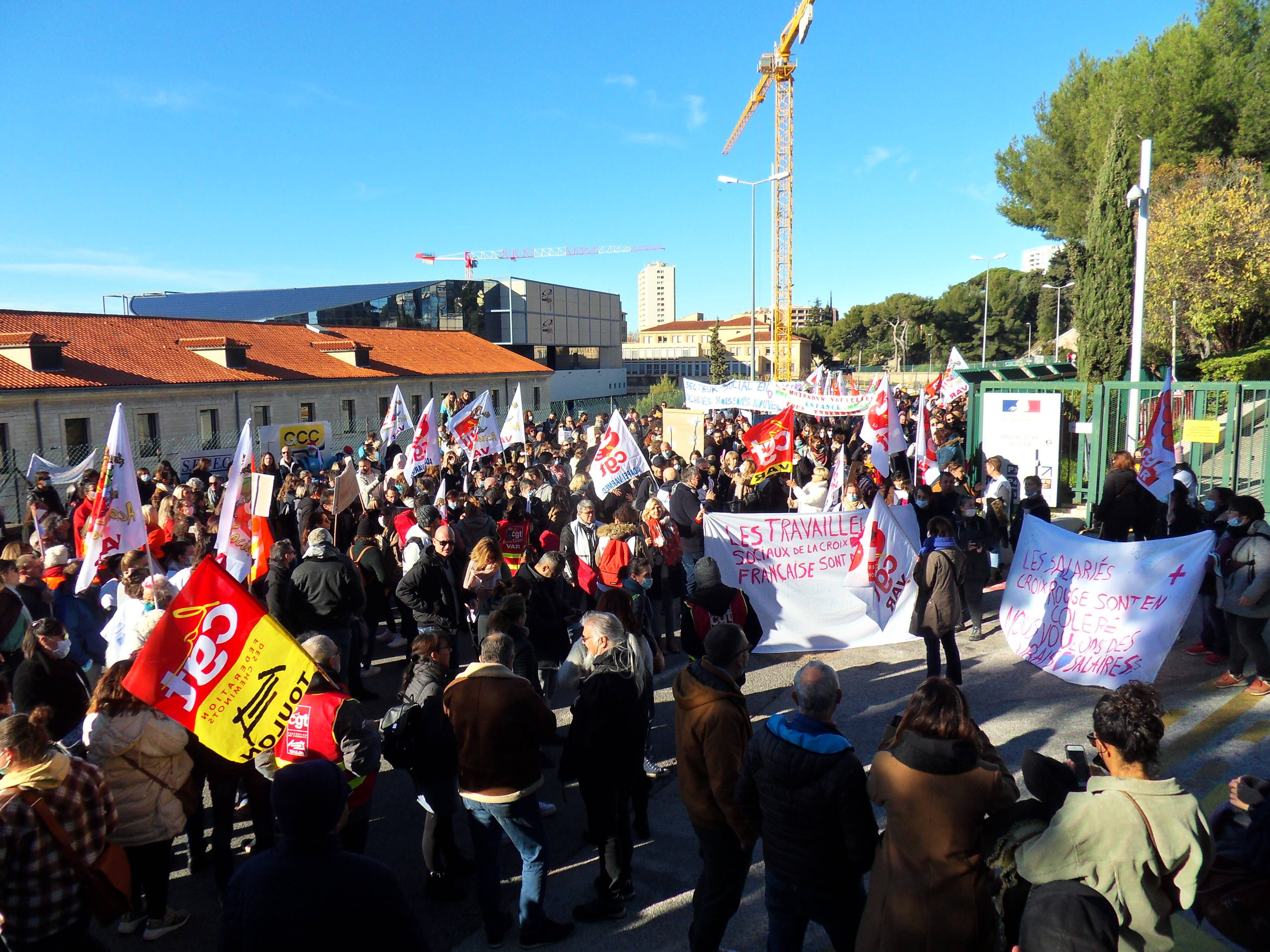 Oubliés du Ségur de la santé, les salariés du social ont manifesté pour un meilleur pouvoir d'achat à Toulon