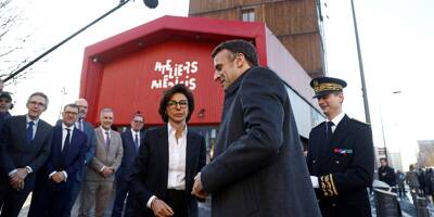 En visite à Clichy-sous-Bois, Macron défend le 