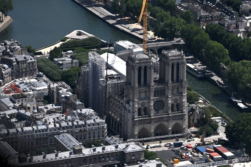 Notre-Dame de Paris peut-elle rouvrir en 2024? Les doutes du général en charge de la restauration