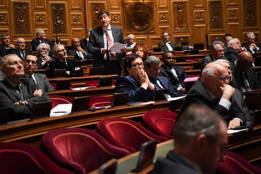 Retraites: le gouvernement ne veut pas du 49.3, et part à la chasse aux voix des députés