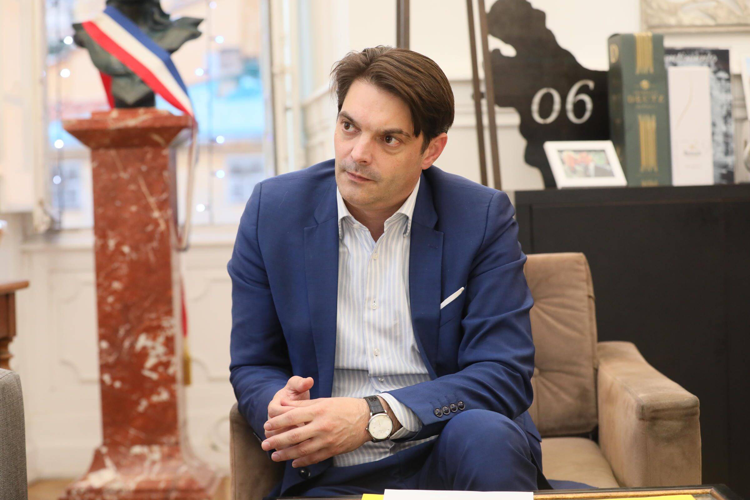 "L'État nous avait promis une prise en charge" de la Covid-19: le coup de gueule de Jérôme Viaud, maire de Grasse contre le gouvernement