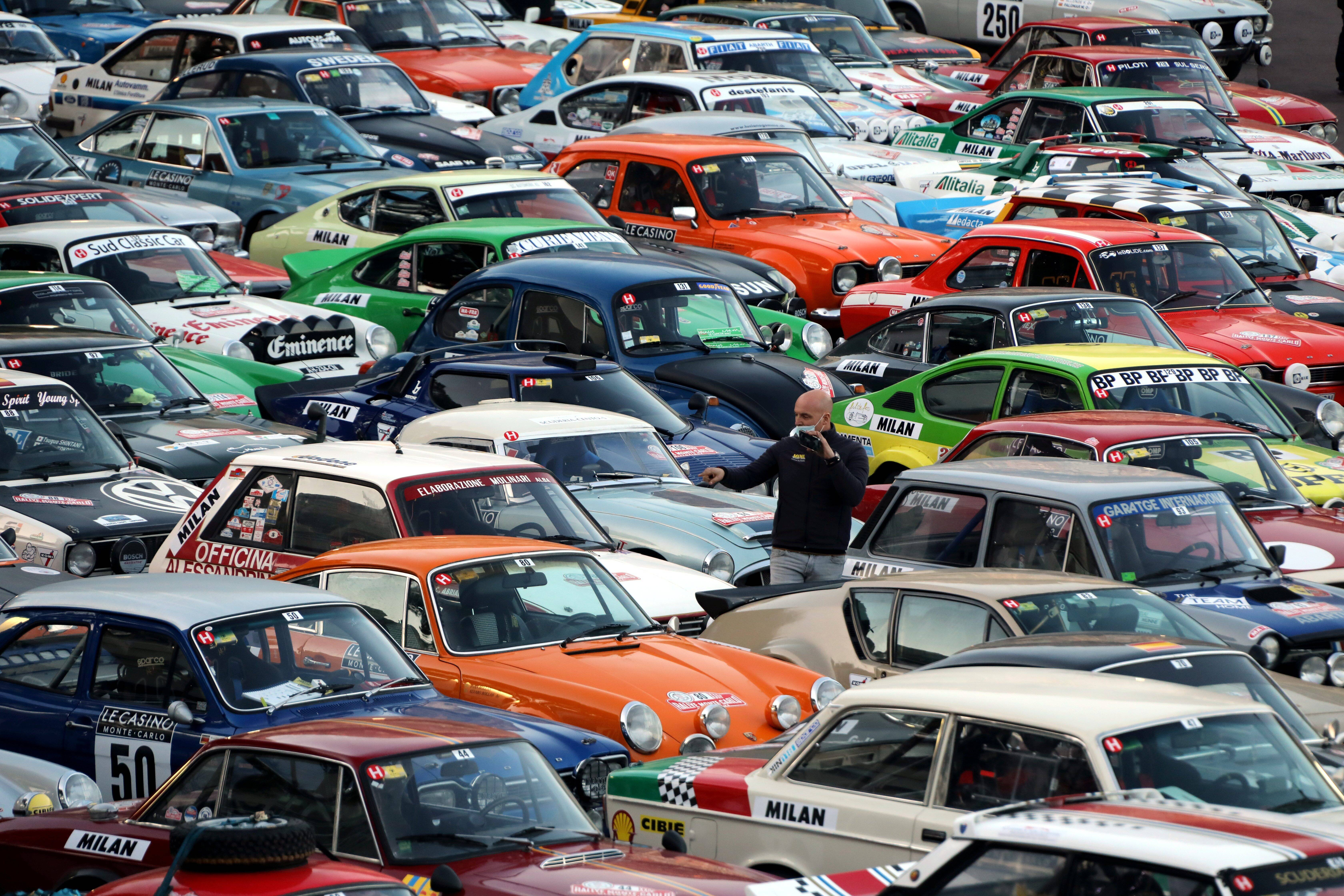 Les bolides d'antan en force sur le port Hercule pour la 24e édition du rallye Monte-Carlo historique