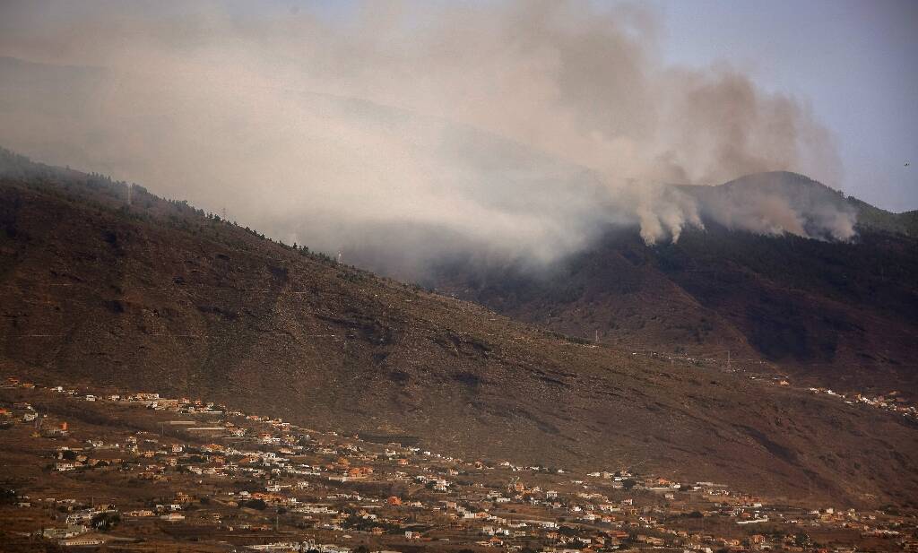 Incendie à Tenerife: après trois jours de bataille et près de 4.000 hectares dévastés, une amélioration en vue