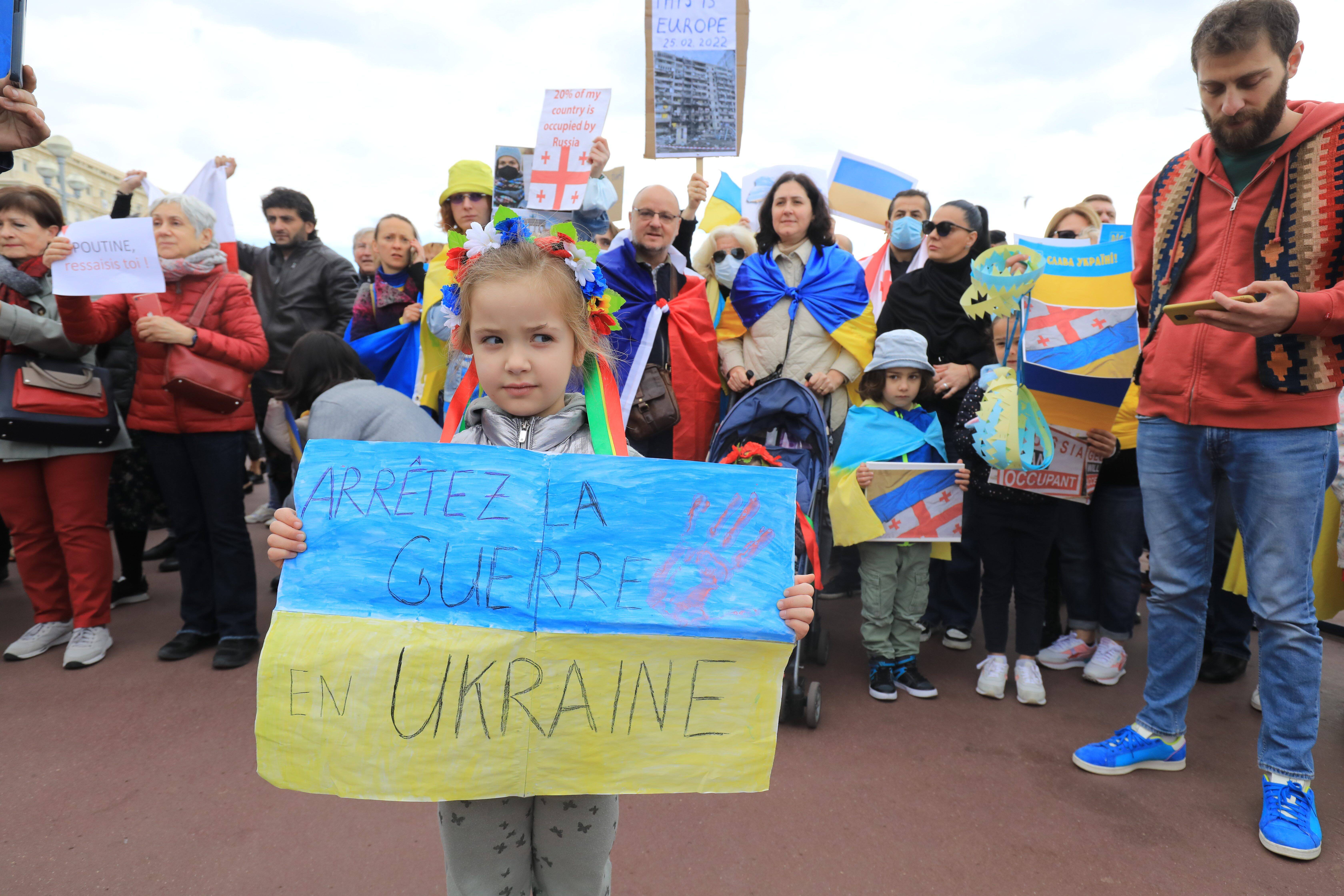 Hundreds marched for Ukraine on Sunday on the Promenade des Anglais in Nice