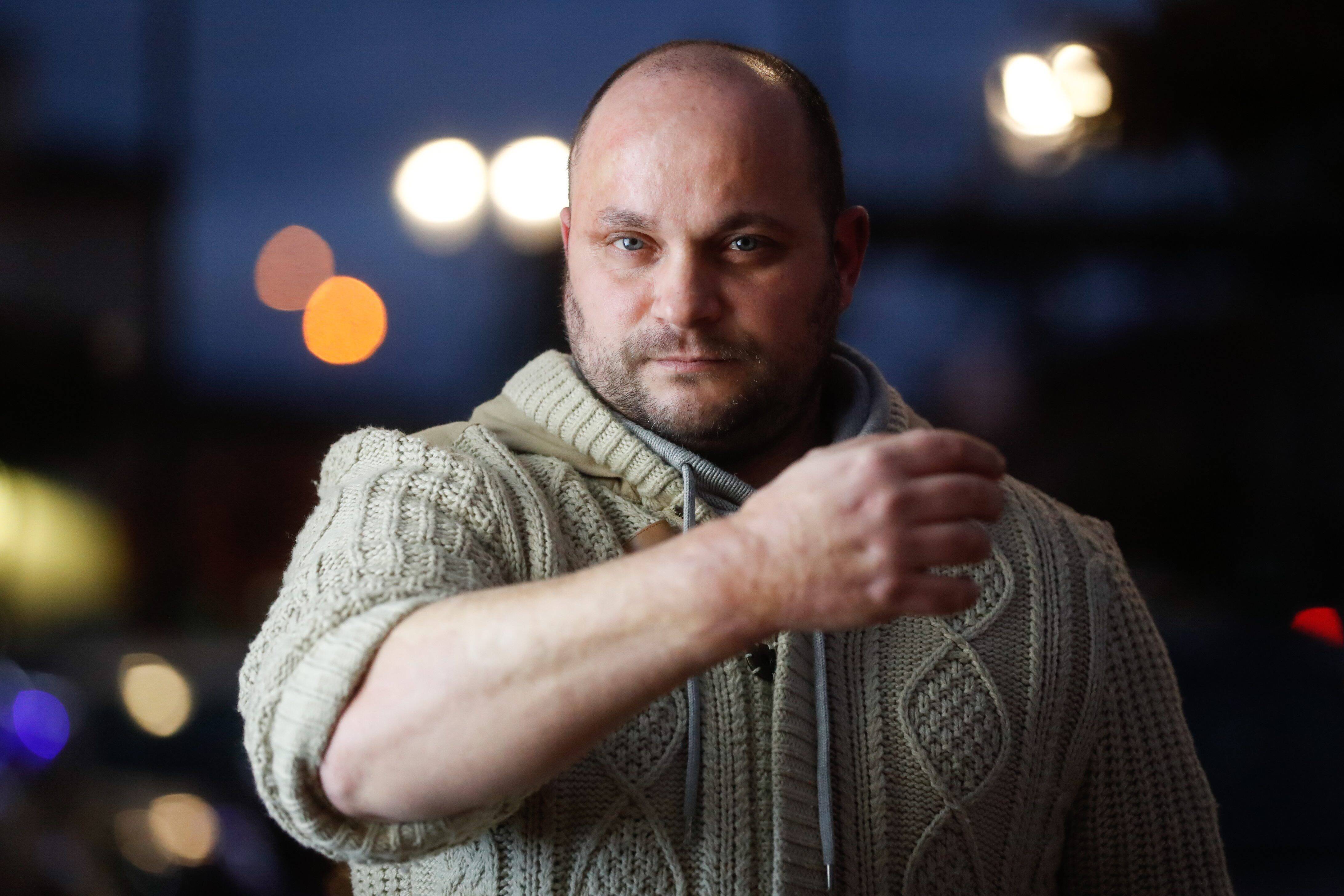 "Même dans une série Netflix, on ne trouve pas ça": un ex-militaire lourdement handicapé après un accident de service appelé à rembourser l'Etat