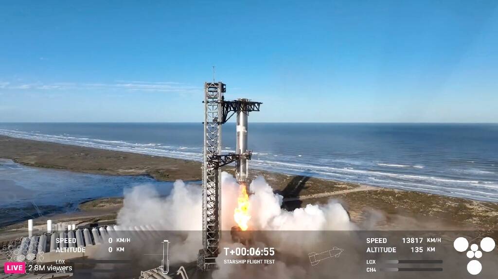 Une prouesse: SpaceX réussit à rattraper le premier étage de sa mégafusée Starship mais perd le second