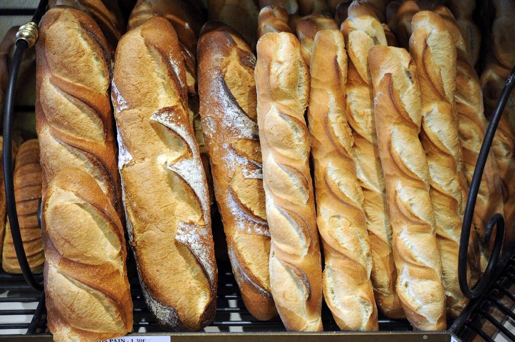 1er-Mai en France: "12 millions de personnes privées de baguette fraîche et de croissants"