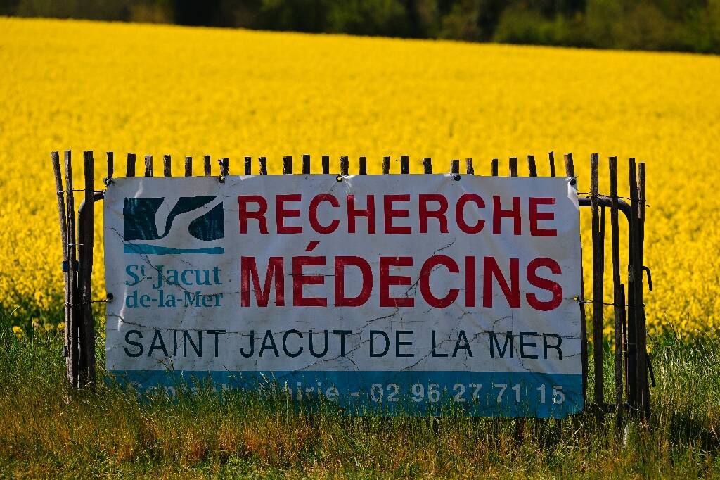 "C'est une première étape", des médecins généralistes déployés en septembre dans 151 zones rouges pour lutter contre les déserts médicaux