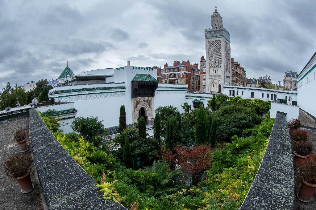 Monument parisien emblématique, la grande mosquée de paris célèbre son centenaire