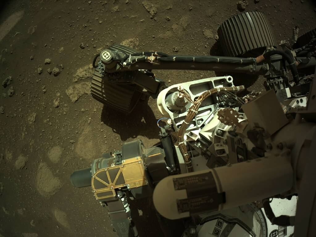 "Une étape énorme de franchie": le rover Perseverance a parcouru ses premiers mètres sur Mars