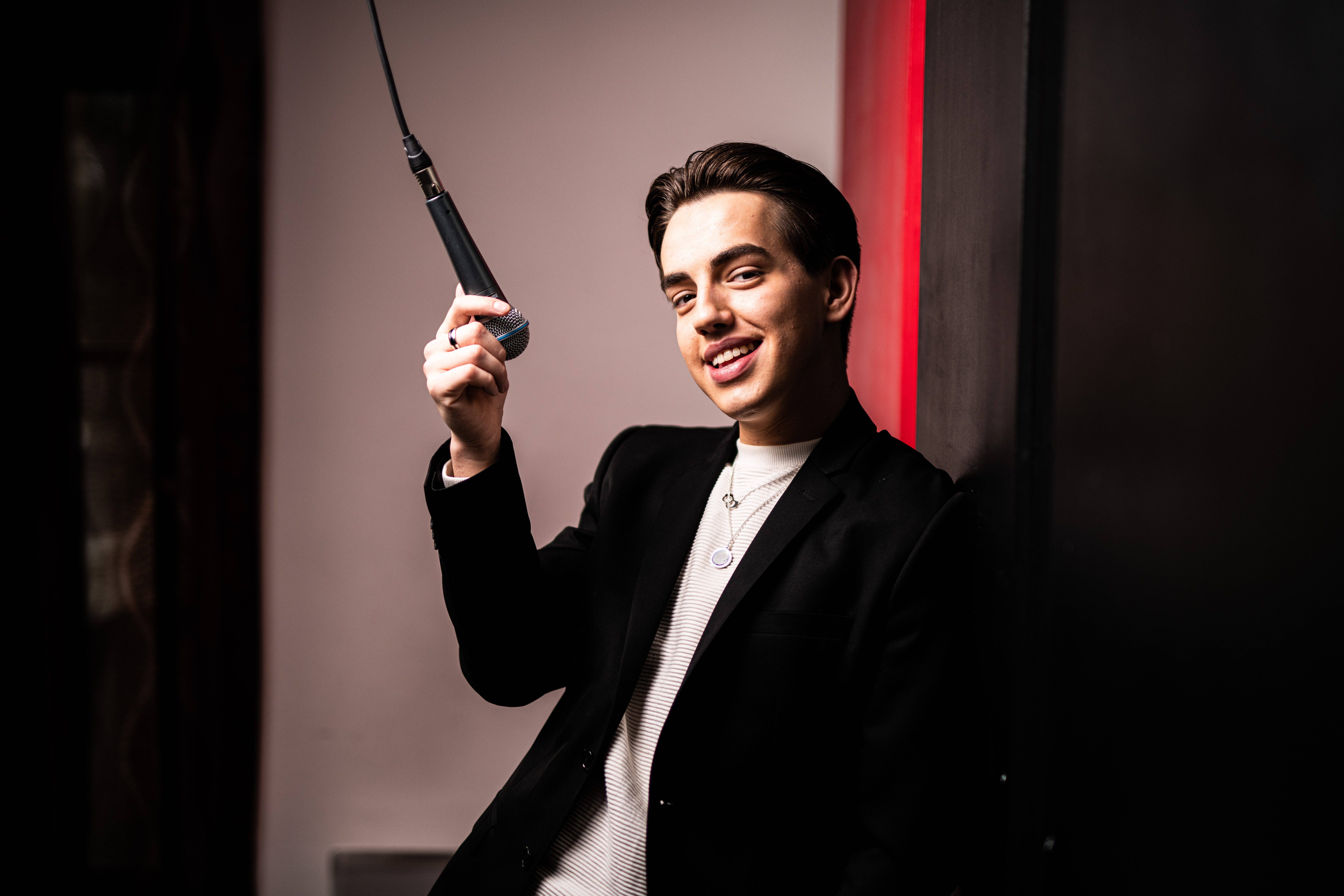 Le jeune chanteur dracénois MaxEnce se livre avant son passage à "N'oubliez pas les paroles"