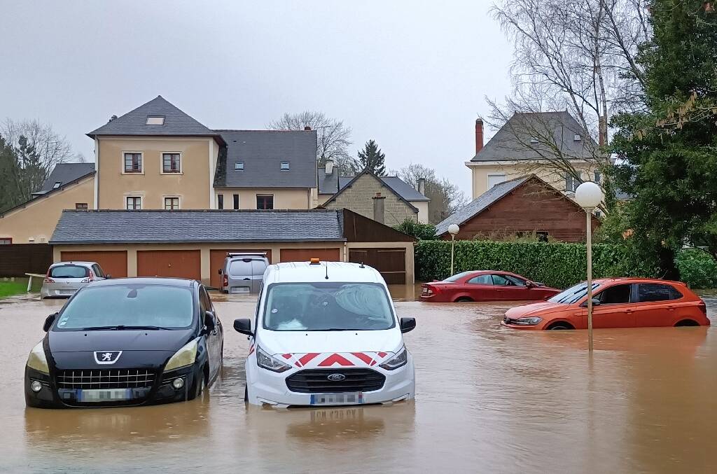 "On quitte la maison, pas le choix": inondations sans précédents en Ille-et-Vilaine, toujours placé en vigilance rouge