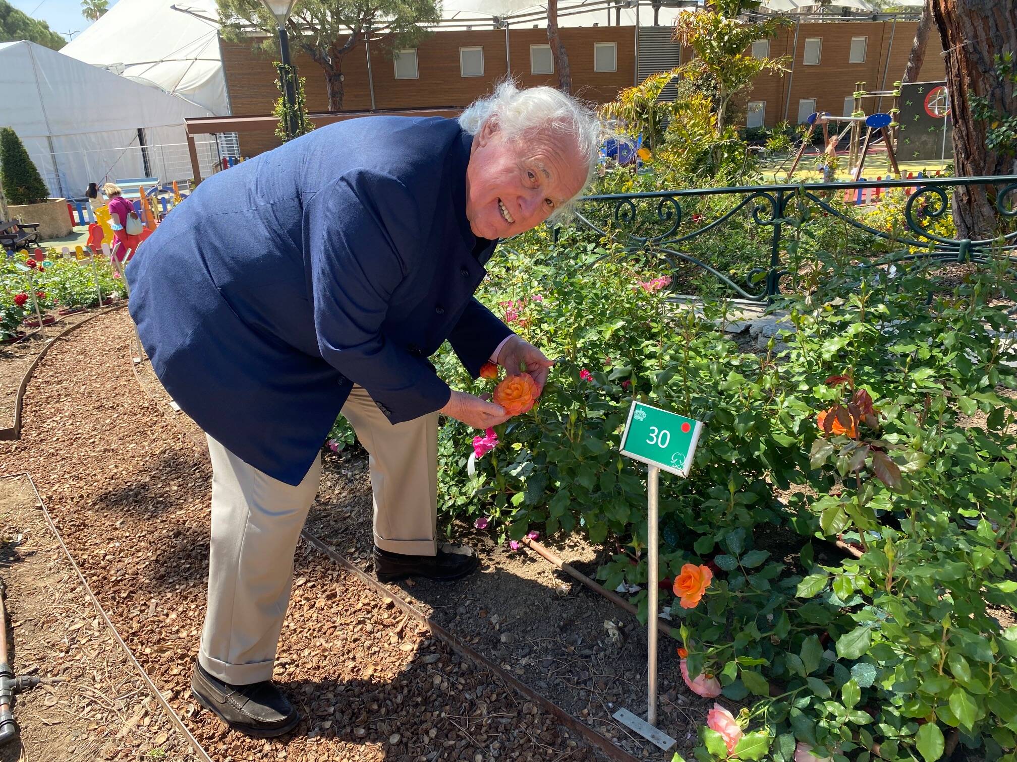 Yves Piaget a fait clore le 6e Concours de roses la Roseraie