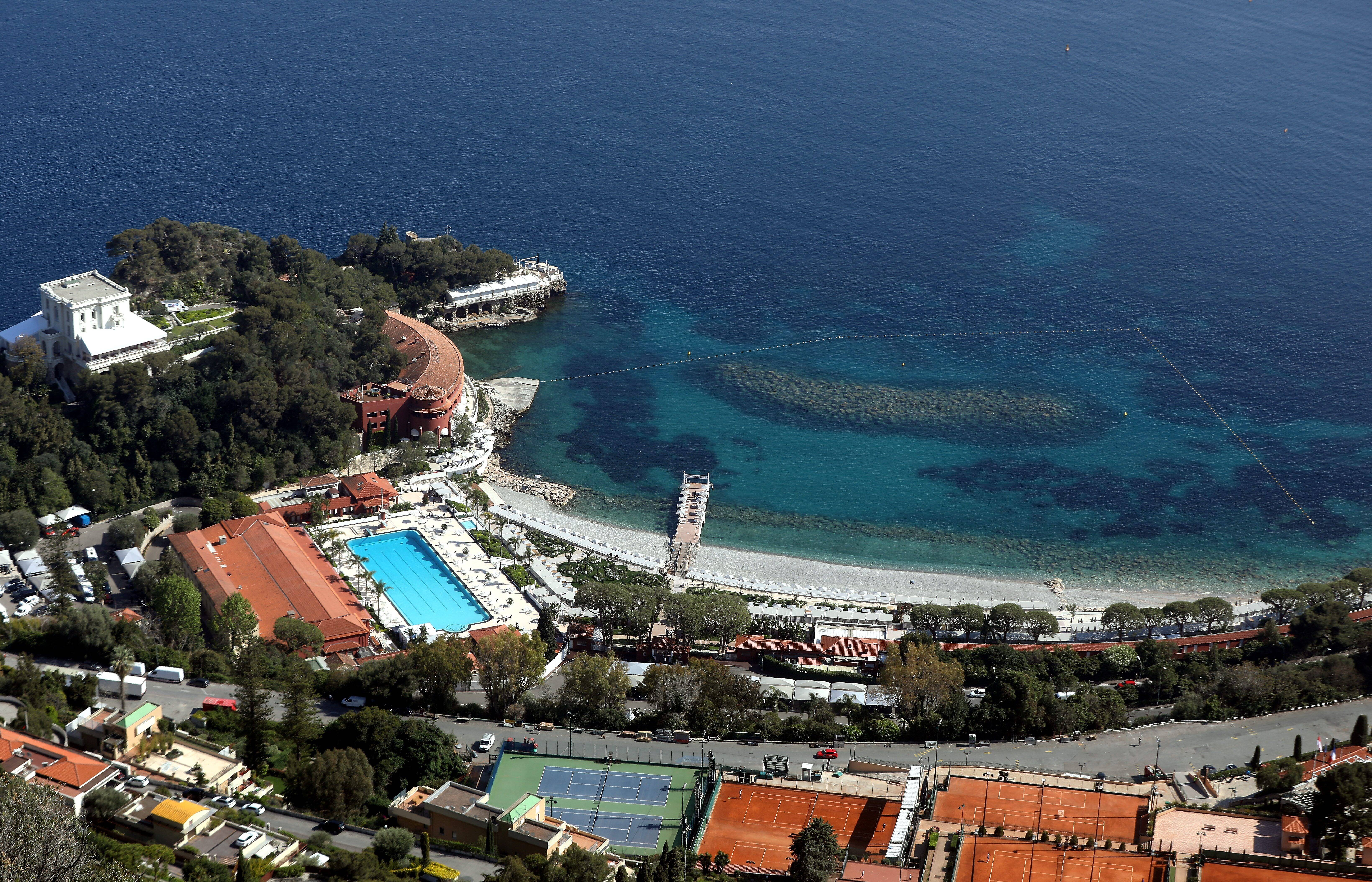 Avec le retour des clients, le Monte-Carlo Beach espère une "très belle" saison estivale