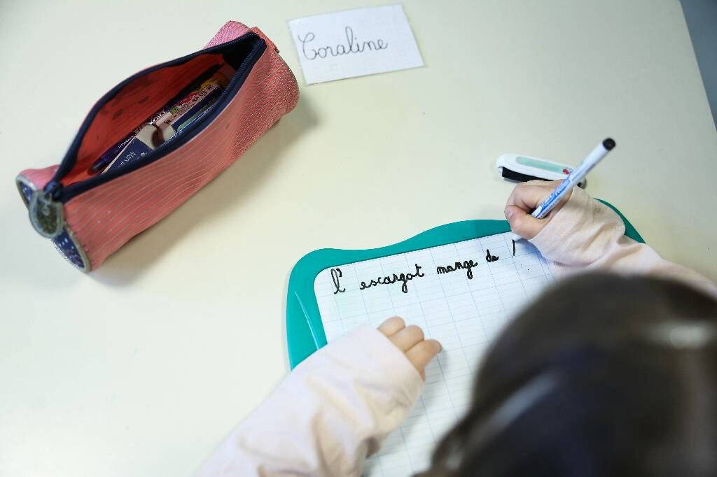 Niveau des élèves trop faible, inégalités accrues, semaine de quatre jours... La Cour des comptes dresse un constat sévère d'"échec" de l'école primaire