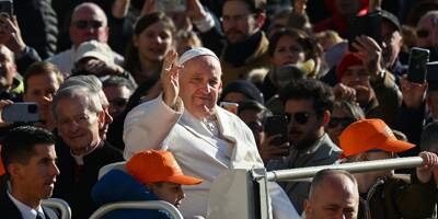 Le pape François sort de l'hôpital après trois jours de soins
