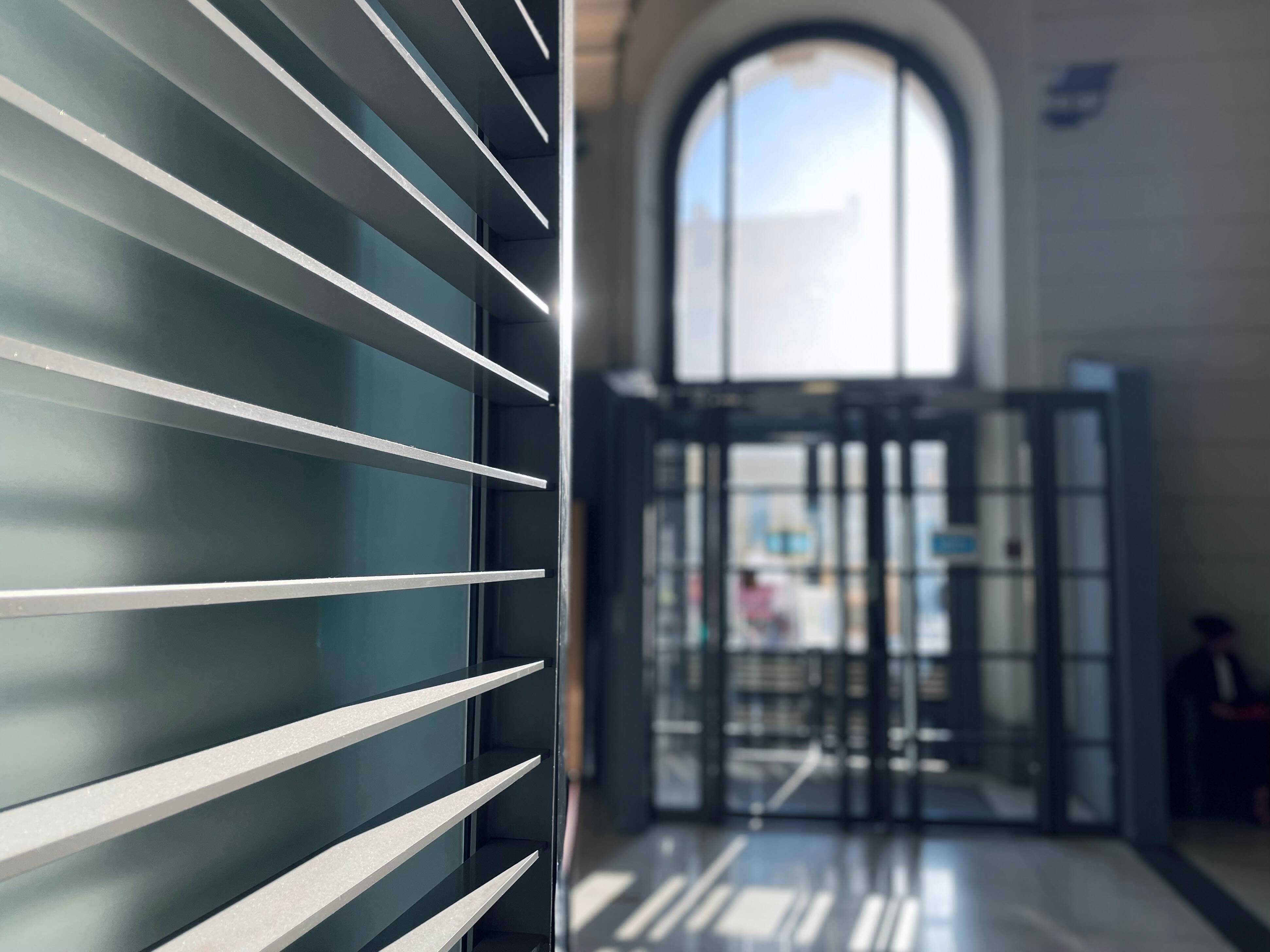 A l'issue d'une énième dispute, il tente d'enfoncer la porte de la chambre de sa compagne à Nice: un trentenaire condamné