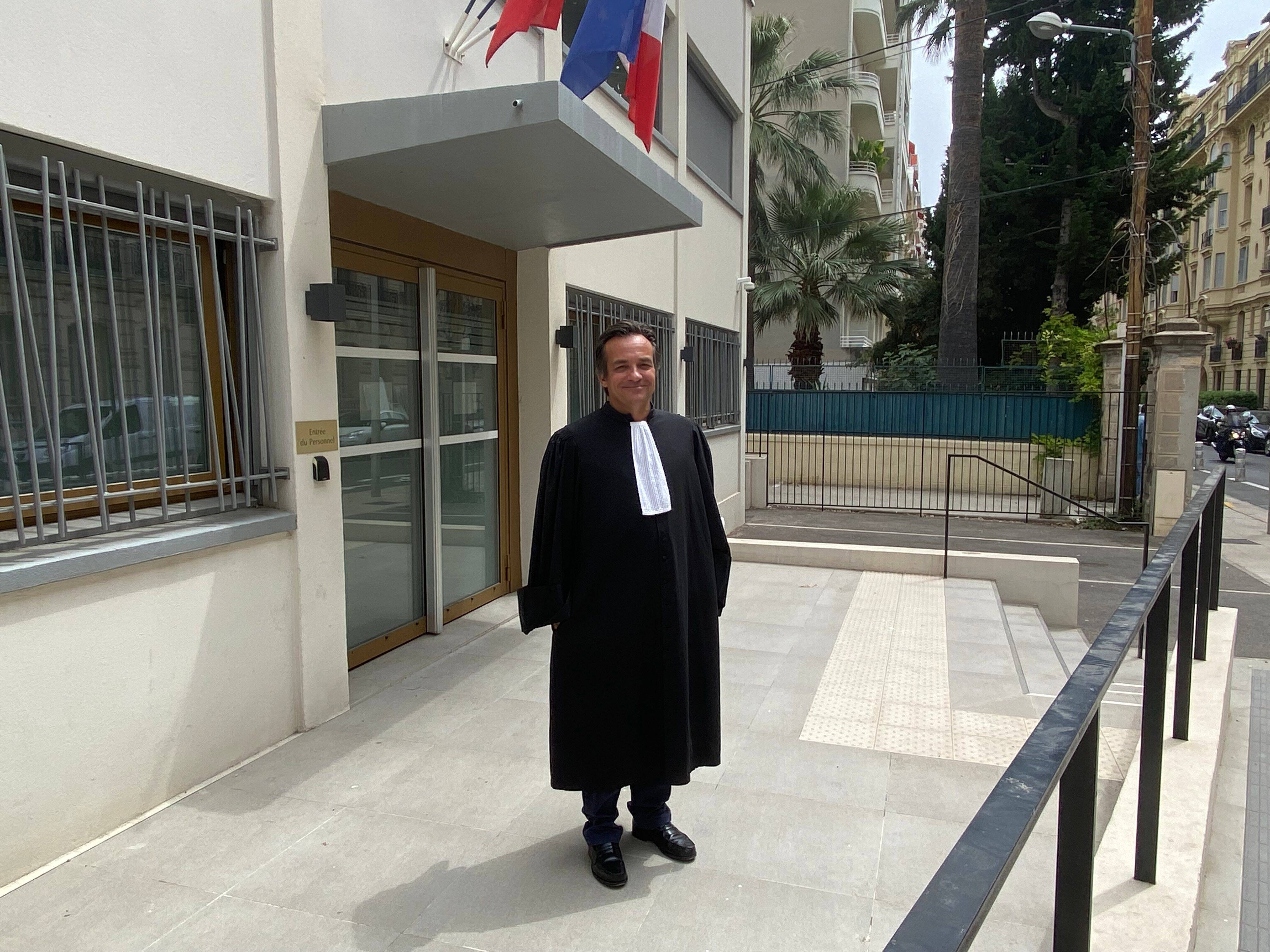 Suspendu de ses fonctions, l'ancien directeur du ccas de menton contre-attaque devant la justice