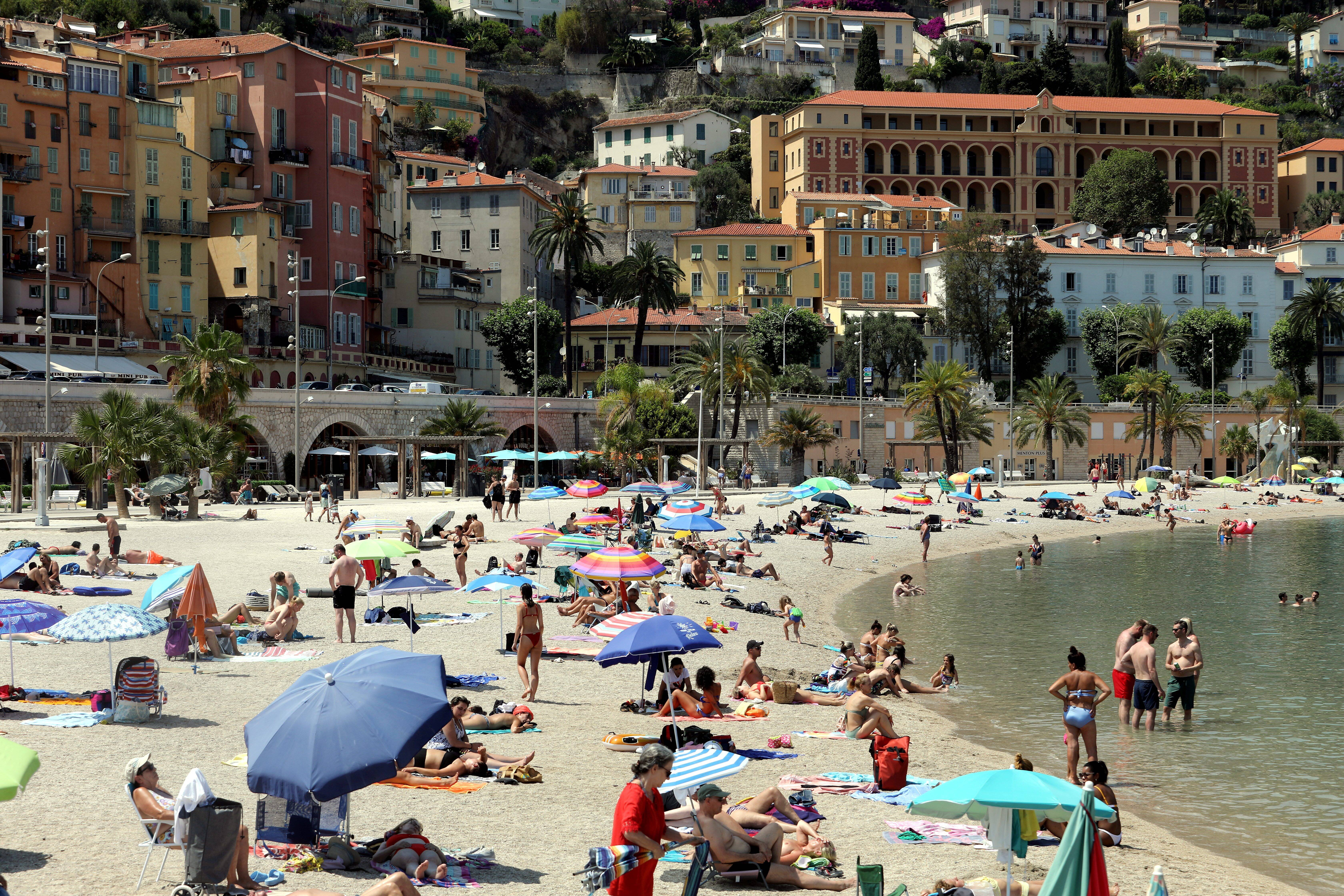 Ce qui change (ou pas) et été sur les plages de Menton
