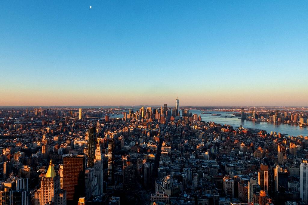 Covid-19: le Brésil et l'Inde s'enfoncent dans la crise, l'Europe se prépare à en sortir