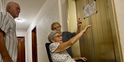 Des personnes âgées, une dame en fauteuil... Vent de révolte dans une résidence privée d'ascenseur depuis deux mois à Roquebrune