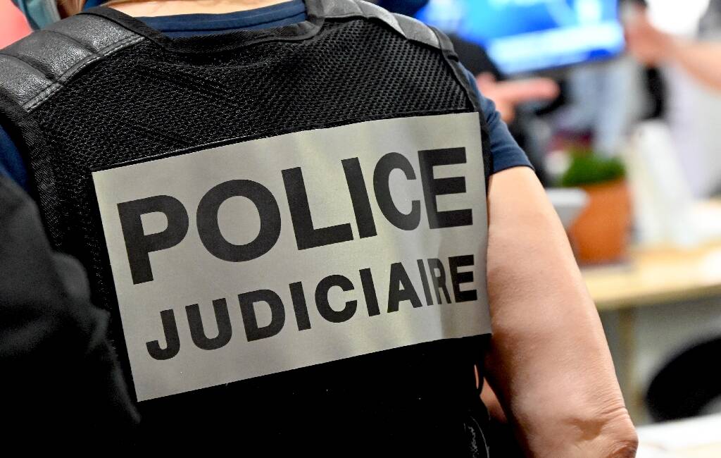 Membre d'un réseau cybercriminel, un homme d'une vingtaine d'années incarcéré pour actes de cruauté et pédopornographie en Normandie