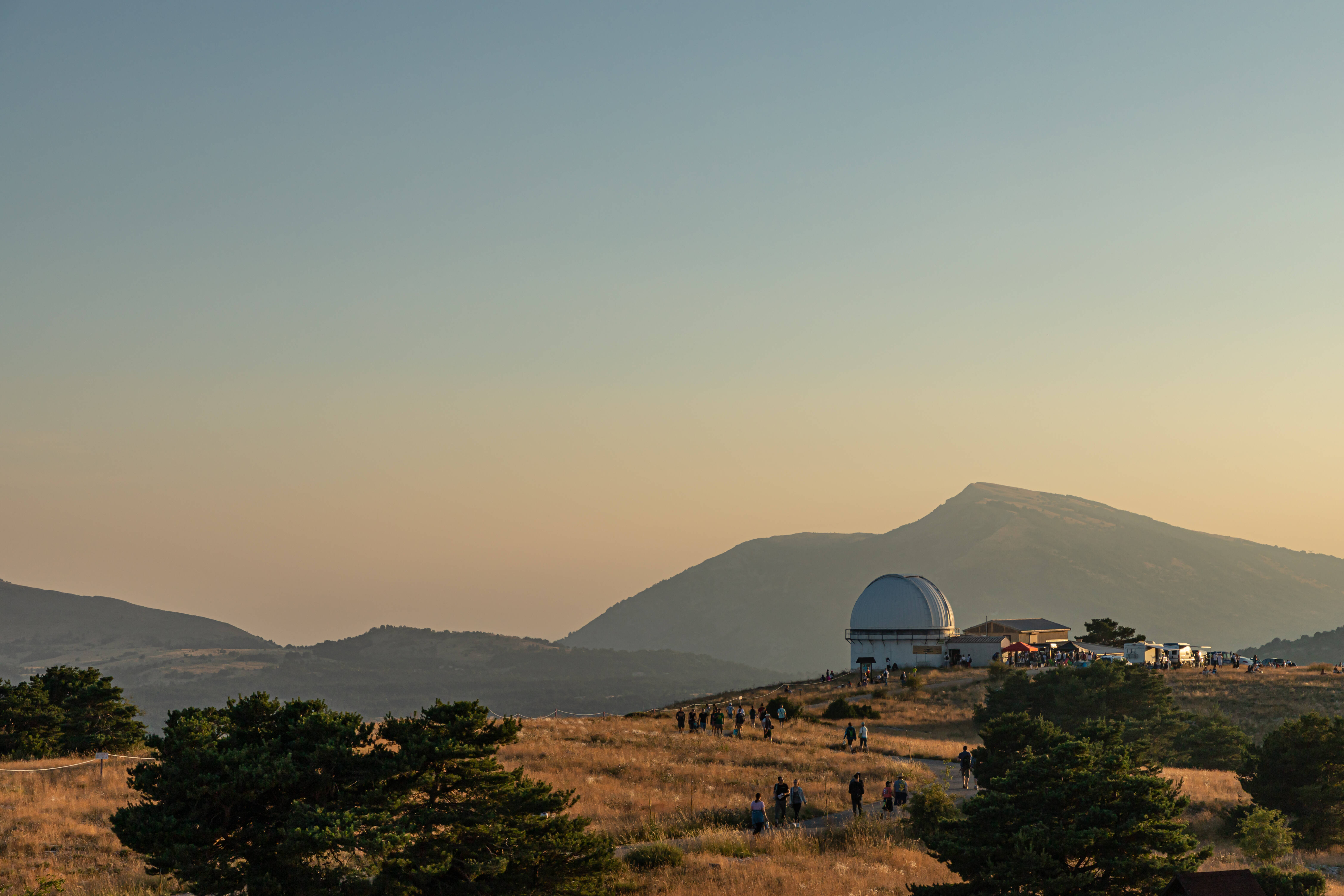 En raison "des débordements à cette période", le plateau de Calern désormais interdit aux véhicules tous les week-ends du mois d'août