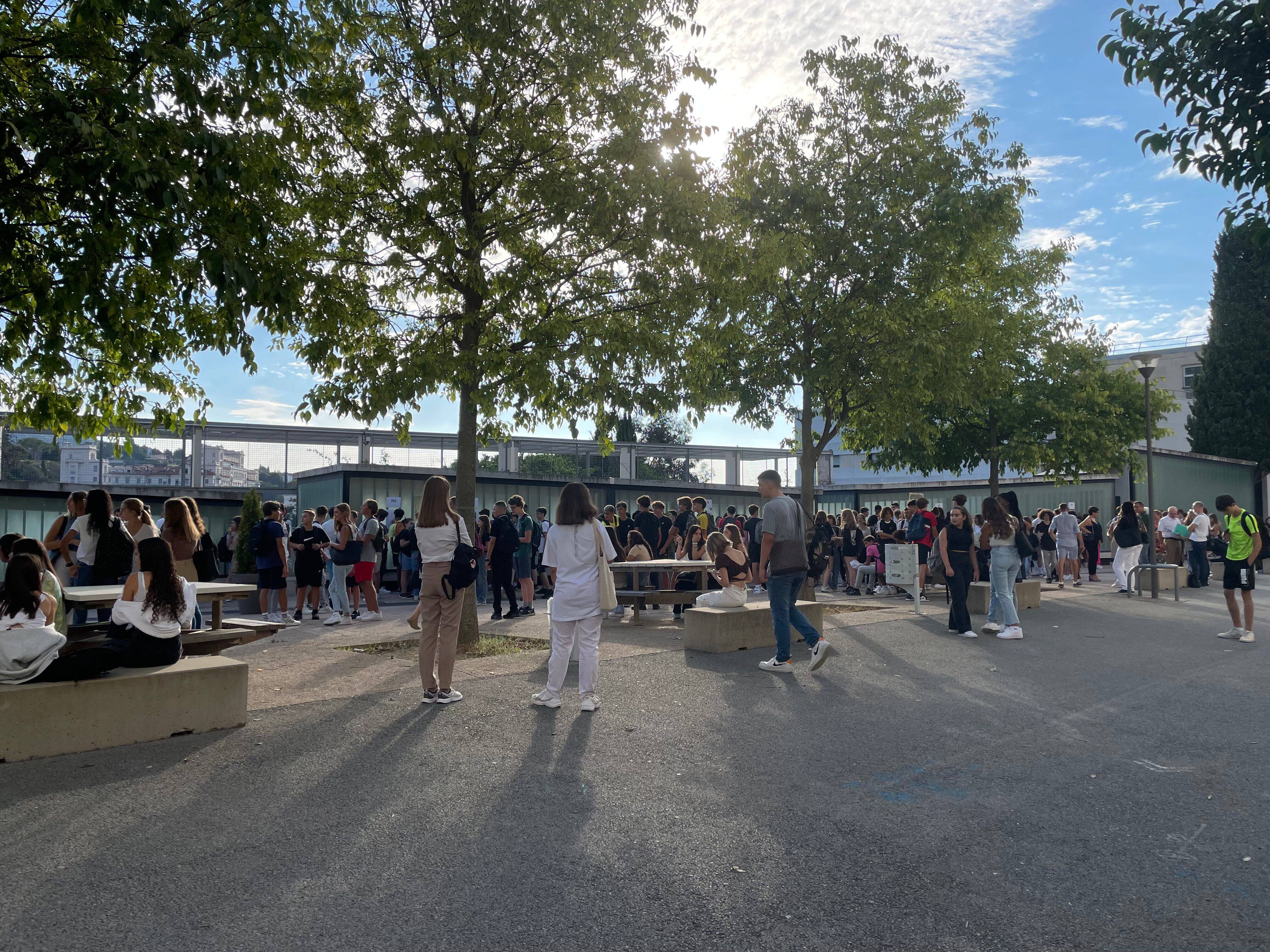 "Après deux années difficiles, cette rentrée est une renaissance" pour le proviseur de ce lycée de Menton