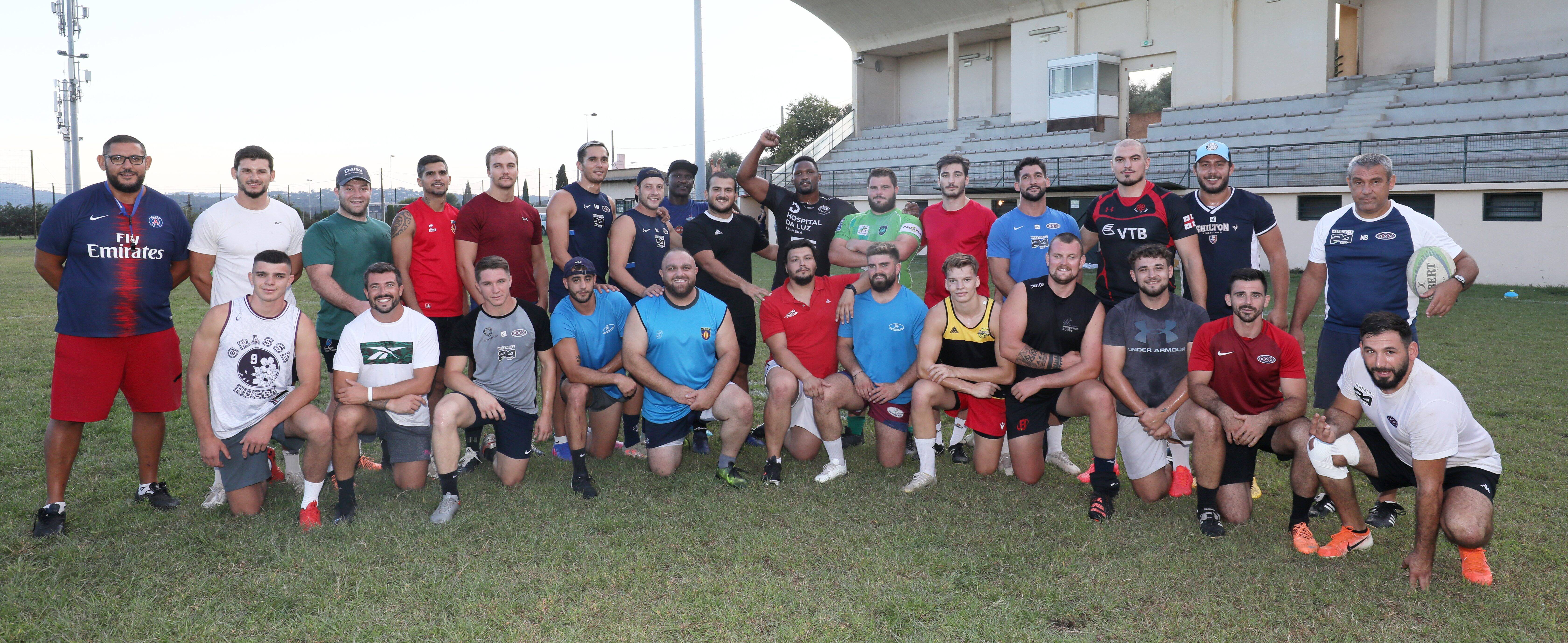 Les joueurs du Rugby Olympique de Grasse prêts pour leur grand défi en Fédérale 1