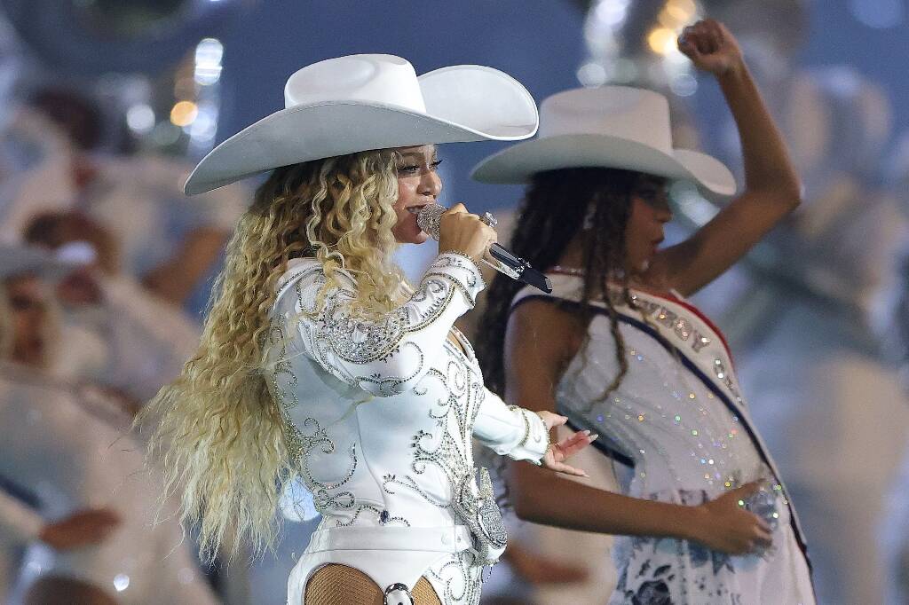 Aux Grammy Awards, enfin l'heure de la consécration pour Beyoncé?