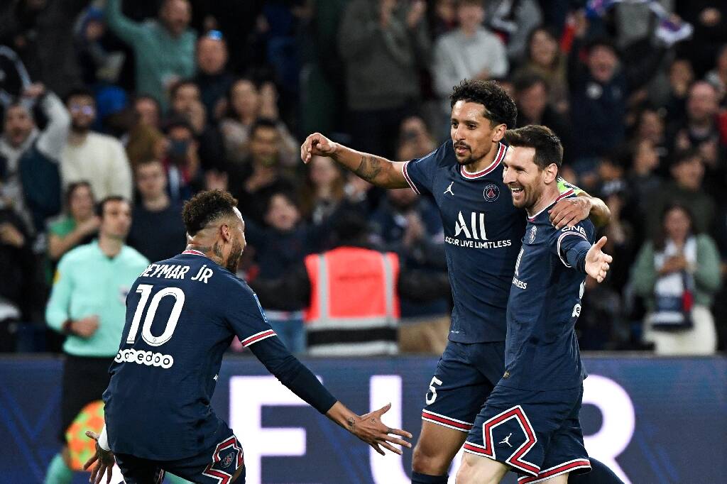 Une soirée en L1: le PSG sacré champion de France sans effusions, nouveaux débordements à Lyon et Saint-Etienne