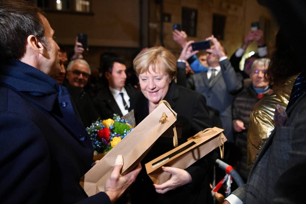 Angela merkel fait ses adieux à la france après 16 ans au pouvoir