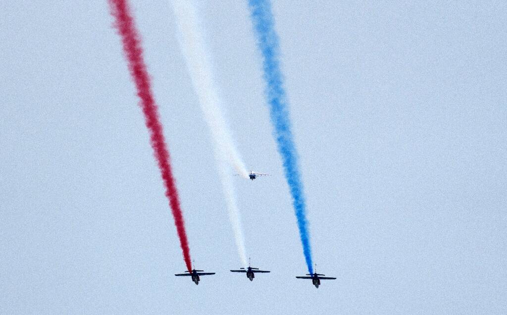 Défilé du 14 juillet dans une France hôte des JO et en crise politique ce dimanche