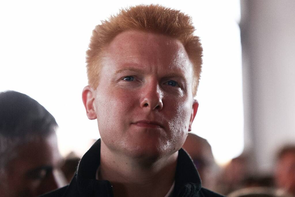 Jean-Luc Mélenchon dit "accepter les critiques" au sujet de l'affaire Quatennens