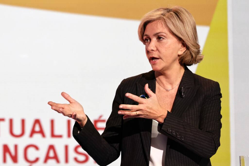 Présidentielle 2022: Pécresse se réjouit que Macron se lance et lui demande "de venir dans l'arène pour débattre"