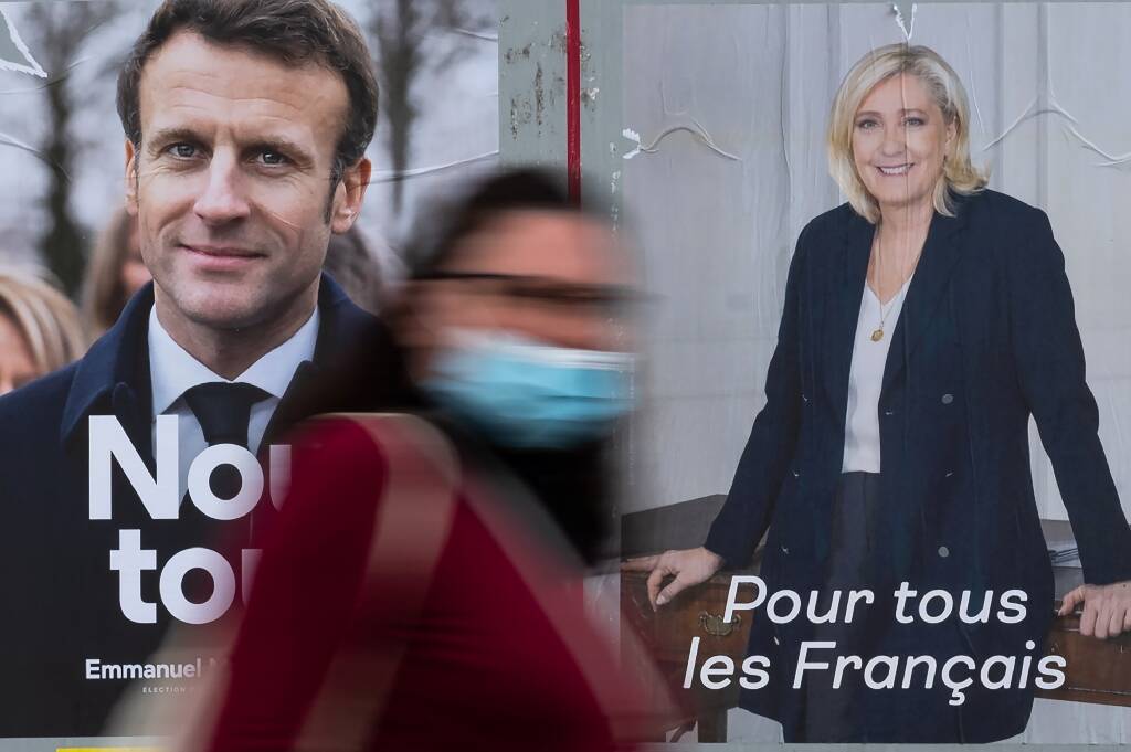 Élection présidentielle: après un débat musclé, retour sur le terrain pour Emmanuel Macron et Marine Le Pen