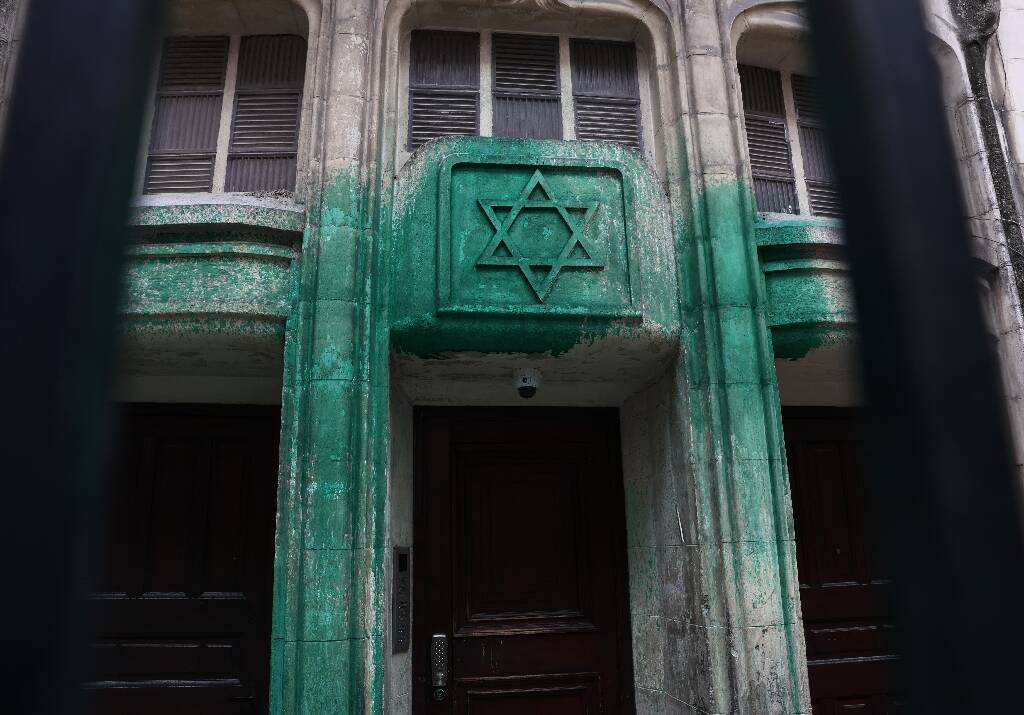 Ce que l'on sait des jets de peinture verte sur trois synagogues et le Mémorial de la Shoah à Paris