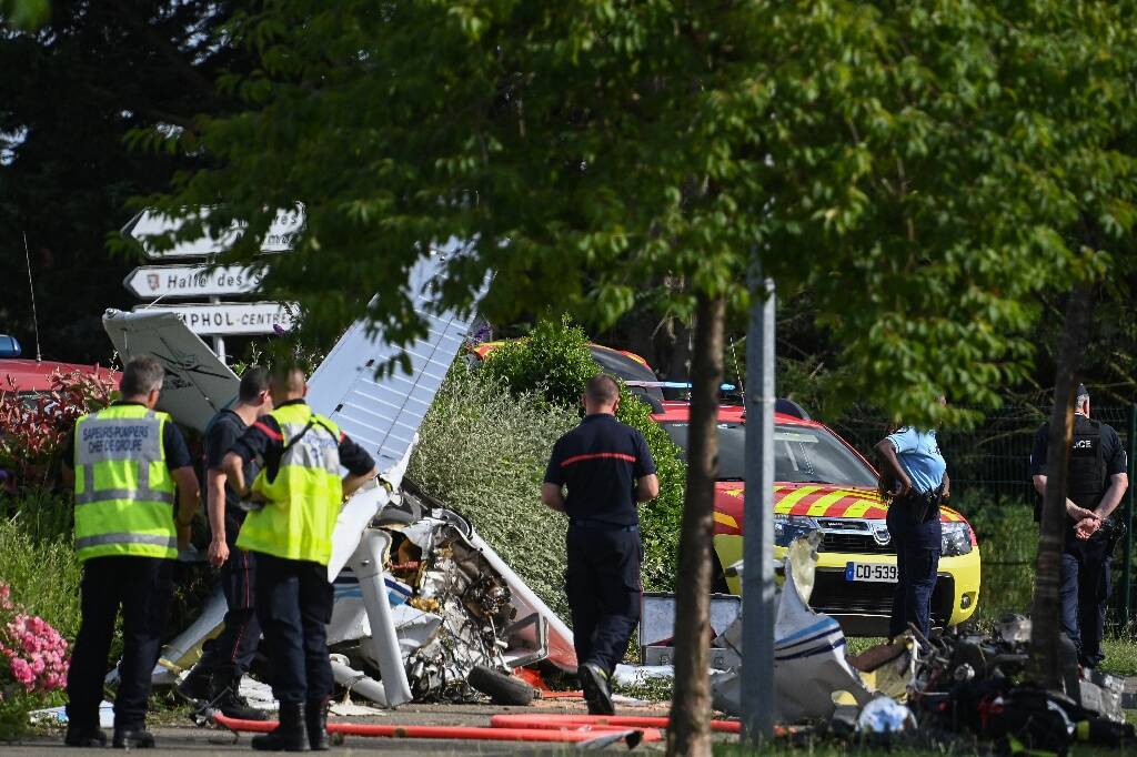 "Le pilote a sans doute évité le pire en évitant des habitations": trois morts dans le crash d'un avion de tourisme en Eure-et-Loir