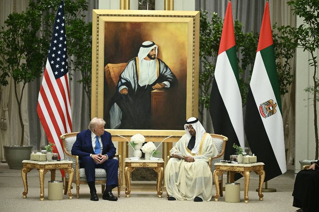 Donald Trump achève à Abu Dhabi une tournée régionale riche en promesses d'investissements