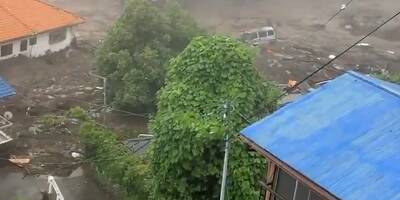 Une spectaculaire coulée de boue emporte des maisons au Japon, le bilan est déjà lourd